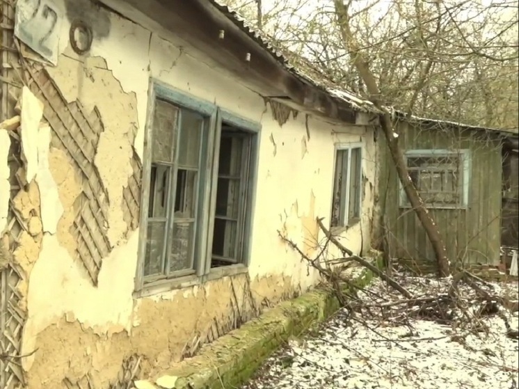 Прокуратура потребовала расселить более 20 аварийных домов под Богородицком