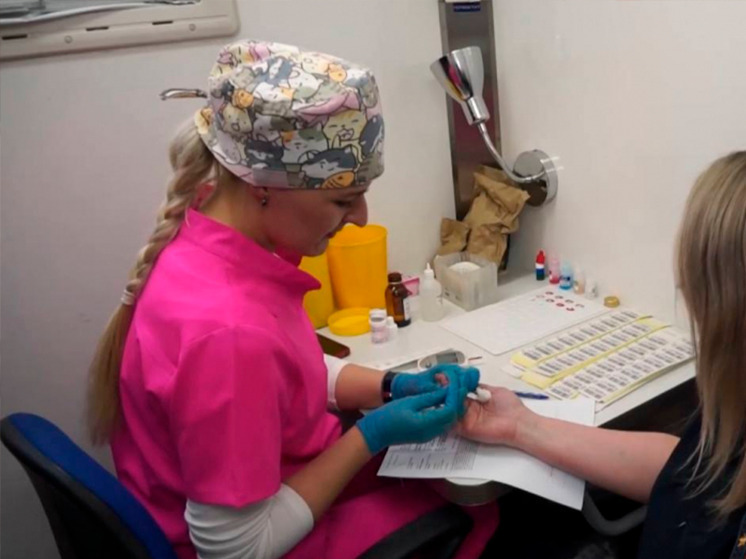 Брянские полицейские приняли участие в акции добровольной сдачи крови