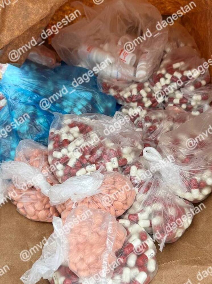 Более 2 кг сильнодействующих препаратов изъяли у жителя Дагестана