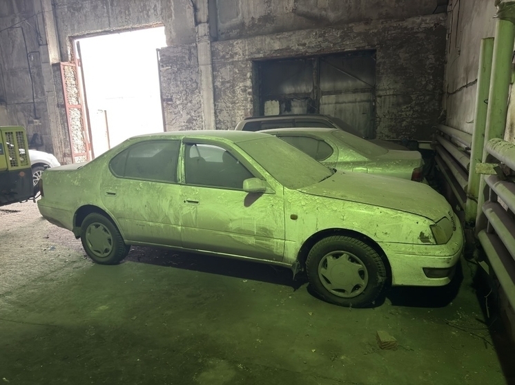 Хакасский госуниверситет выставил на продажу легковушки и автобусы