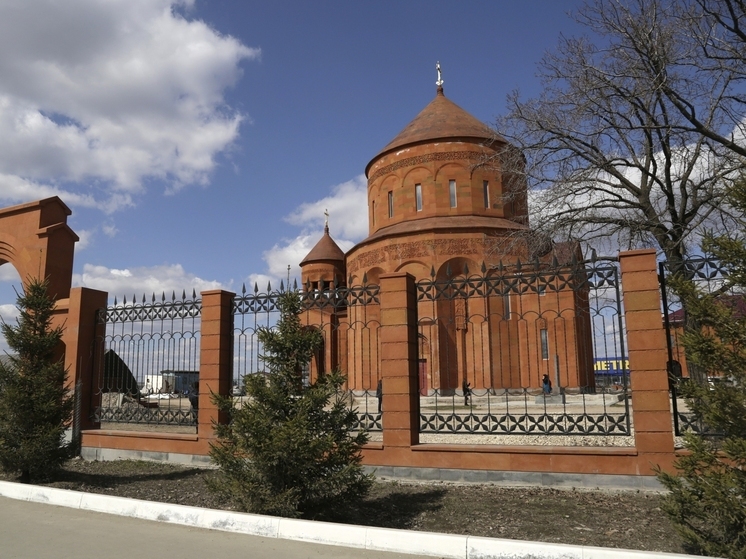 Правительство Армении лишило церковь льгот на землю и закроет ее телеканал