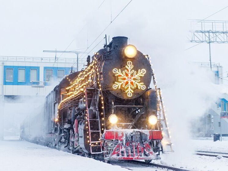 Сказочный ретропоезд из Кирова дарит новогоднее чудо детям