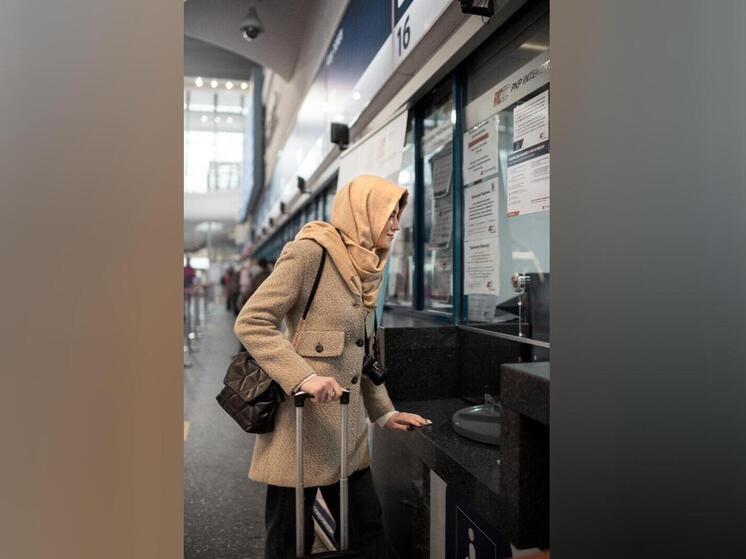 Суд обязал женщину, раскритиковавшую пассажирок метро за хиджаб, выплатить компенсацию