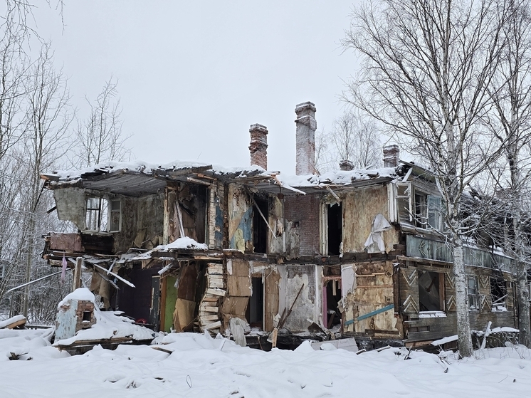 В Архангельске в 2025 году снесли более 100 ветхих домов