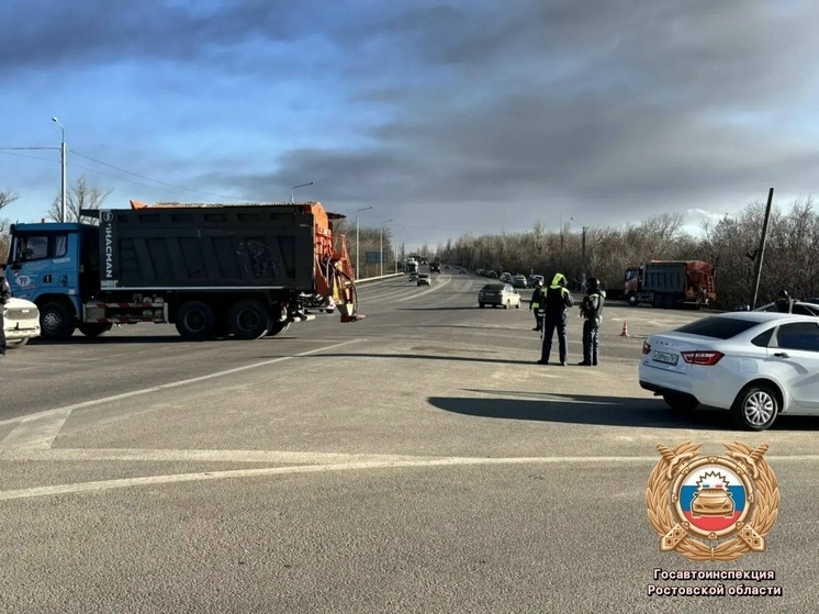 Движение по трассе А-270 ограничено из-за пожара на промпредприятии в Новошахтинске