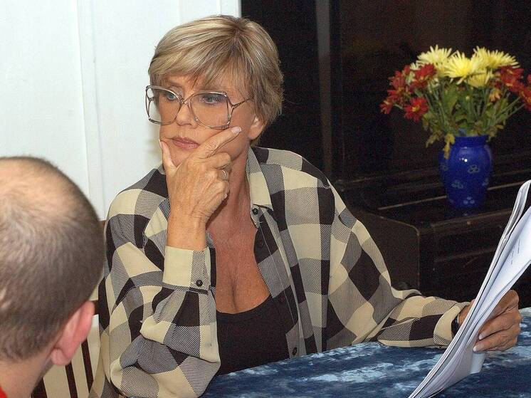 Марк Запорожский предположил, что Алентовой стало плохо вне зала, где было прощание с Лобоцким