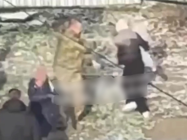 Сотрудник ТЦК в Ровно залил газом женщину с ребенком на руках