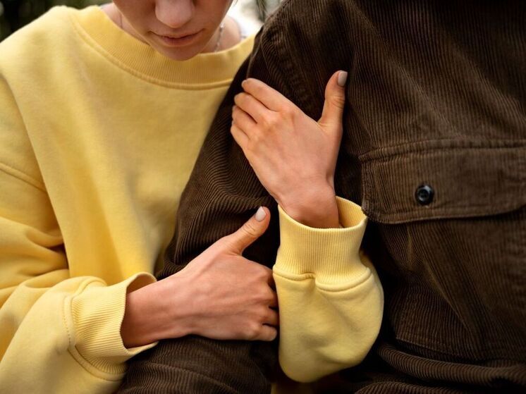 Масштабное исследование, охватившее данные о более чем шести миллионах супружеских пар на Тайване, в Дании и Швеции, выявило удивительную закономерность: люди с диагностированными психическими расстройствами чаще создают семьи с партнёрами, имеющими сходный диагноз