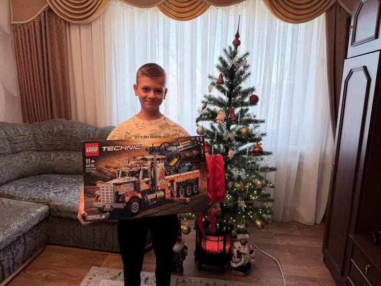 Глава Херсонской области передал подарок 9-летнему Марату из Шахтёрска