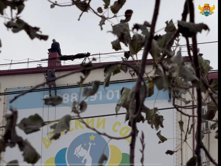 В Махачкале демонтировали незаконную рекламу на проспекте Имама Шамиля