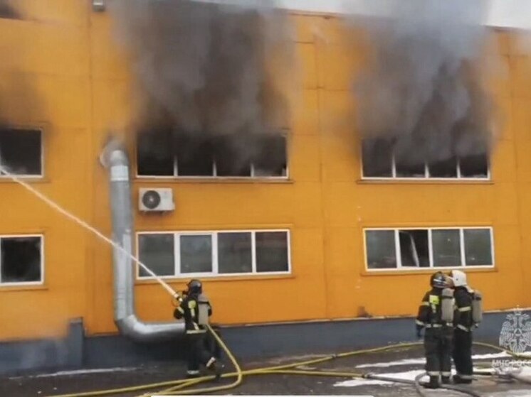 Прокуратура взяла на контроль пожар на заводе сендвич-панелей под Тулой