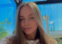 Российская художественная гимнастка, мастер спорта международного класса, победительница и призер всероссийских и международных турниров Анфиса Зайцева снялась в атмосферной рекламной фотосессии. Спортсменка стала лицом бренда женской одежды.