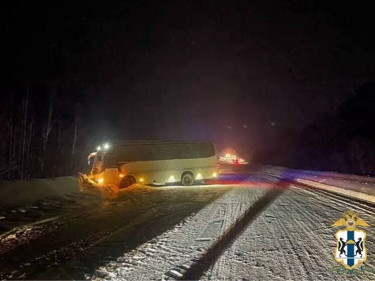 В Новосибирской области в ДТП с пассажирским автобусом пострадали четыре человека