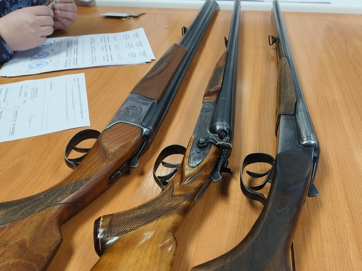 Псковичи передали росгвардейцам 10 охотничьих ружей для нужд СВО