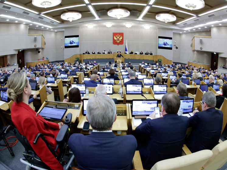 Депутаты Госдумы хотят увеличить лимит на подарки бюджетникам