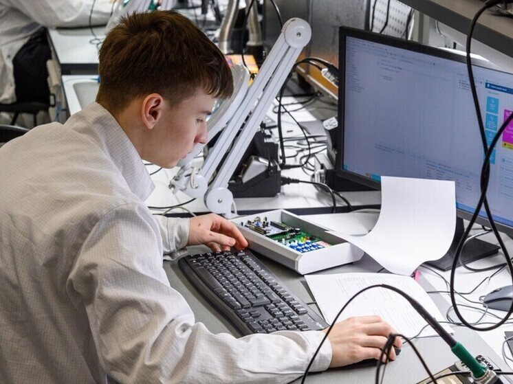 Воробьев: Искусственный интеллект начали внедрять в подмосковных колледжах