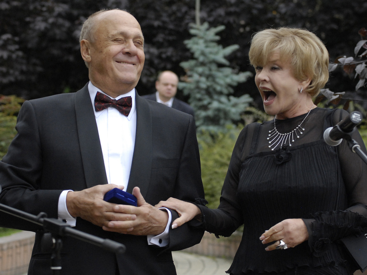 Юлия Меньшова почтила память своих родителей:Веры Алентовой и Владимира Меньшова