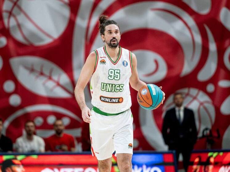 И всё-таки мы весьма разные с американцами в плане баскетбола. Причём под «мы» подразумевается не только Россия, но вся старушка Европа. Алексей Швед остался до завершения чемпионата в казанском УНИКСе. Здесь можно говорить о тренде, в который прекрасно вписывается этот контракт. Если в США любят всё больше молодых баскетболистов, то в Европе и России предпочтение отдают возрастным спортсменам. 