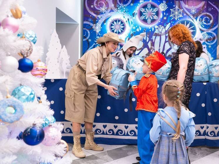 Более 1700 детей побывали на губернаторских елках в Мурманске