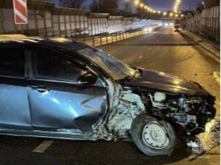 Под Калугой грузовик Volvo смял Hyundai