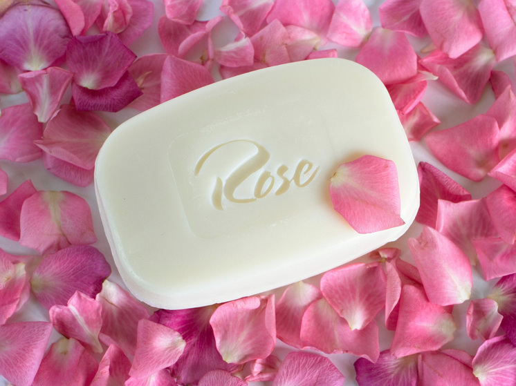 Врач Пироговского университета Силин рассказал, как выбирать детскую косметику