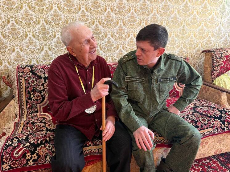 Следователи Запорожской области поздравили 100-летнего ветерана с юбилеем