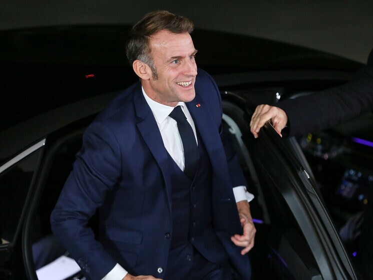 Al Khaleej: инициатива Макрона о диалоге с Путиным тревожит Европу