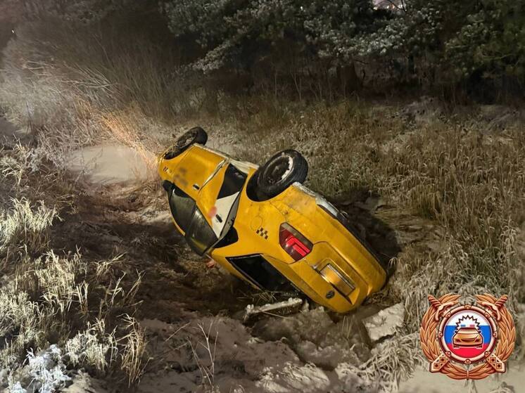 Такси улетело в кювет под Тверью