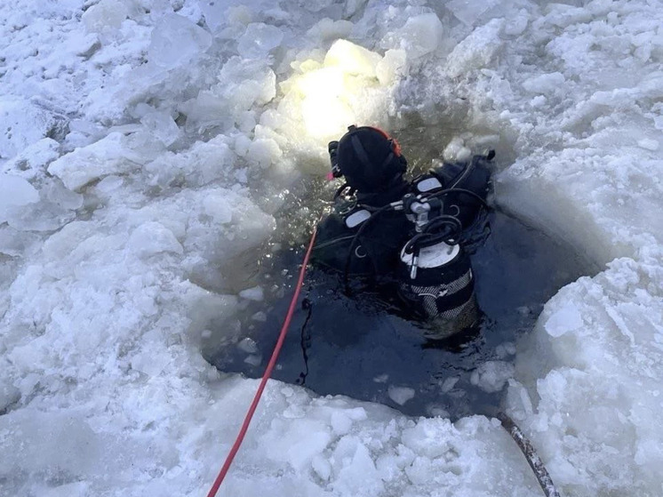 В Мезенском округе готовы к подъёму провалившегося под лёд бензовоза