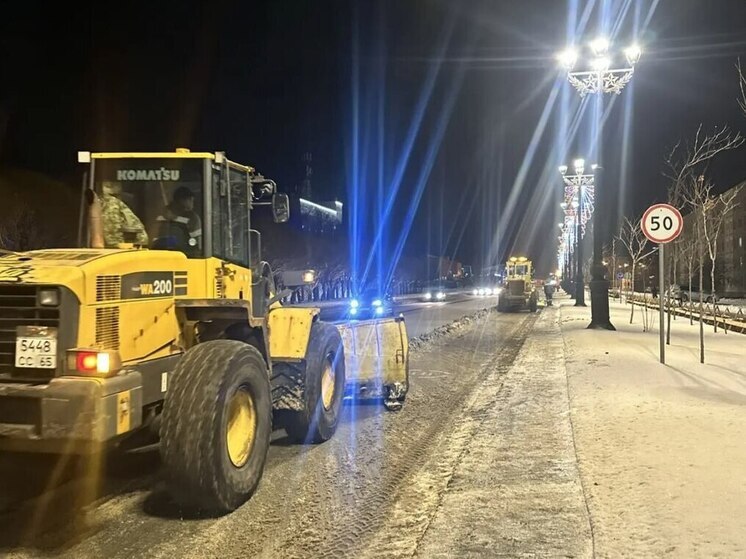 В Южно-Сахалинске сегодня 86 единиц техники продолжат уборку снега