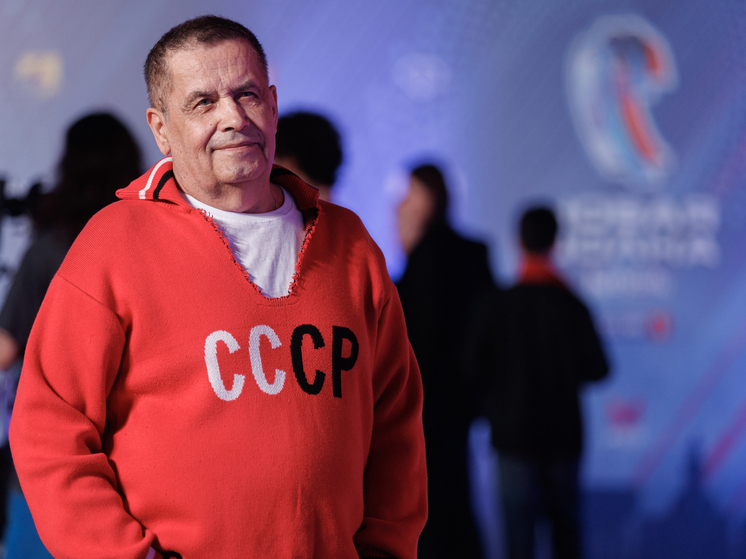 Расторгуев назвал борщь и пельмени любимыми новогодними блюдами