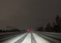 В Алтайском крае ввели ограничение на проезд грузового и пассажирского транспорта на одной из федеральных трасс. Это было необходимо из-за ухудшения погодных условий.