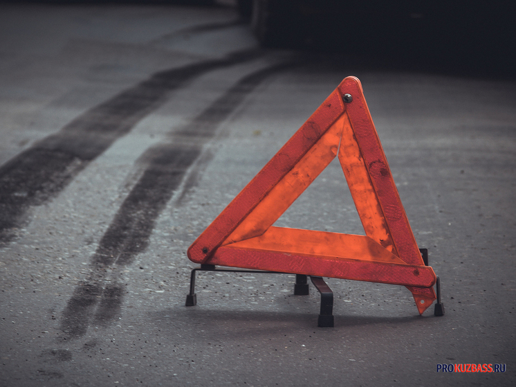 На трассе Кемерово — Толмачёво автобус вынесло на "встречку" и бросило на грузовик