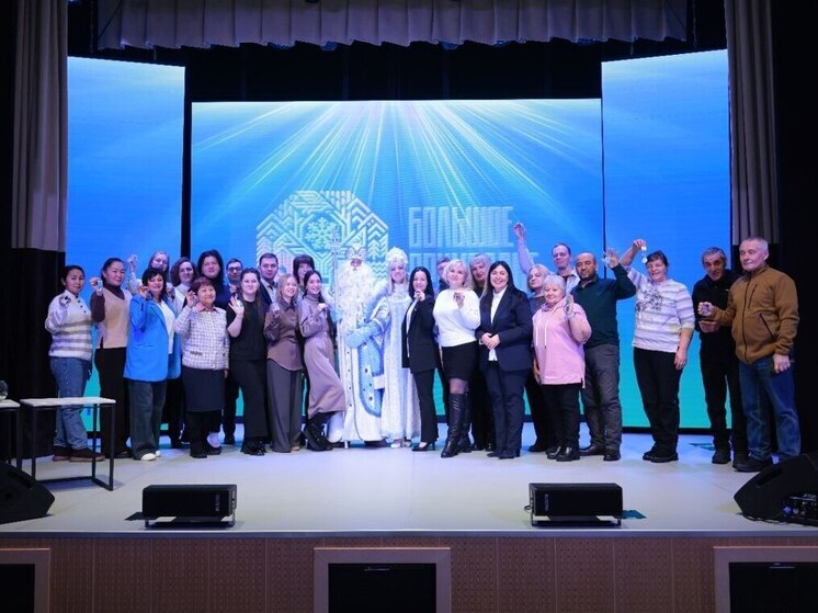 В Харпе в преддверии Нового года бюджетники получили ключи от квартир