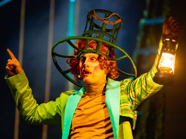 «Алиса в стране чудес»: в Хабаровске представили особенный мюзикл