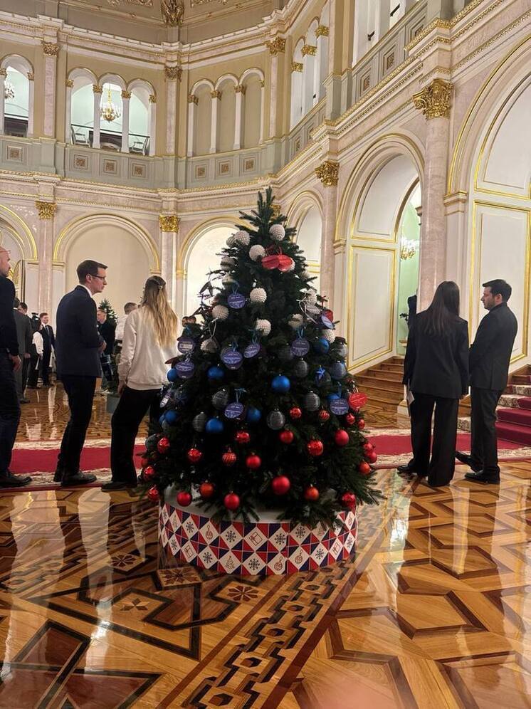 Денис Паслер исполнит желания детей из Нижней Туры и Макеевки