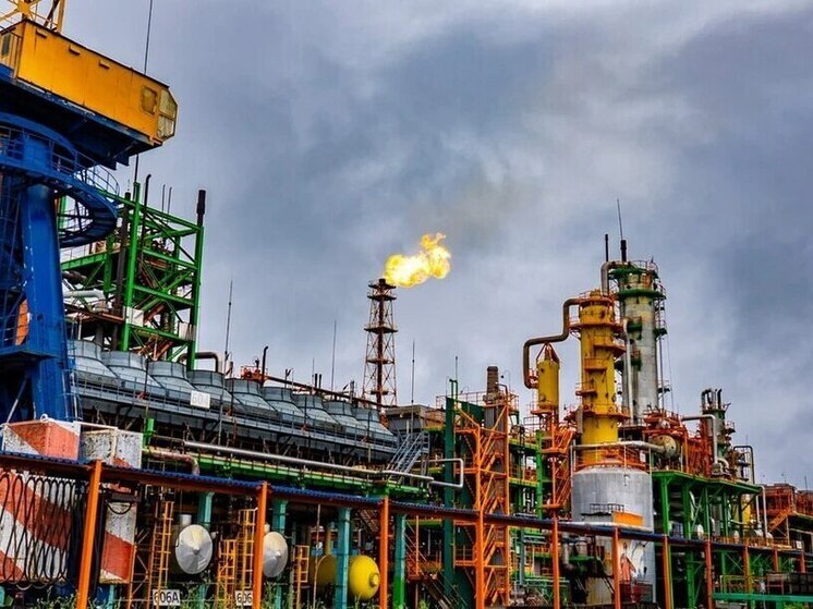 Жителей Кемерова предупредили о временных эффектах на заводе "Азот"