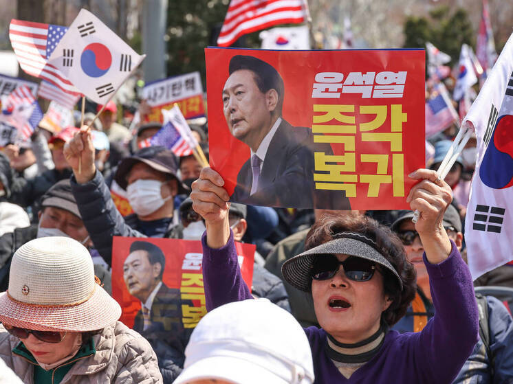 В Южной Корее прокуратура запросила 10 лет тюрьмы для экс-президента Юн Сок Ёля