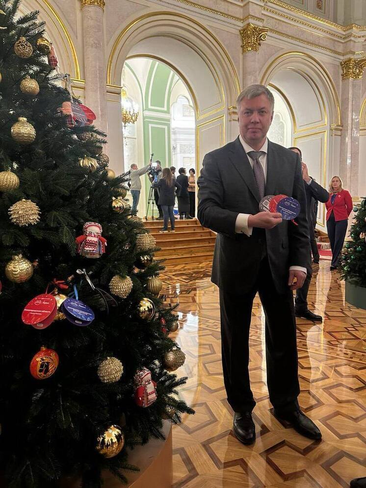 Глава Ульяновской области стал «волшебником» для детей в рамках акции «Ёлка желаний»