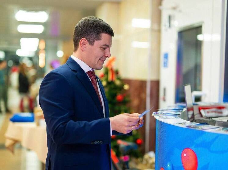 Подарки от губернатора в «Теплый день» получили 5 детей Ямала