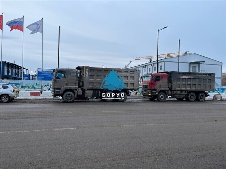 В Красноярске водители самосвалов перекрыли въезд на площадку строительства метро, требуя выплаты зарплат