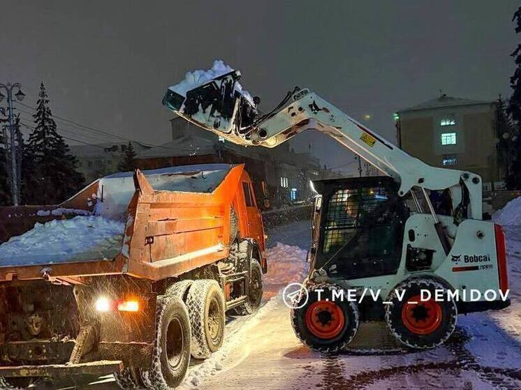 Борьба со снегом: как в Белгороде убирает улицы и дороги