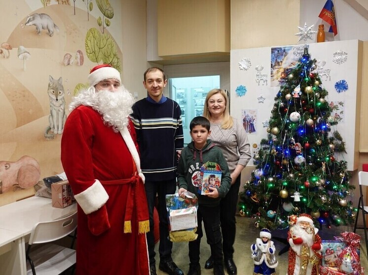 Волшебство в музее: новогодние мечты 38 детей сбылись в Токмаке