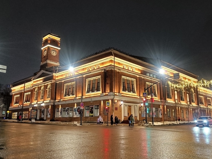 Вологда и Череповец засияли архитектурной подсветкой к Новому году