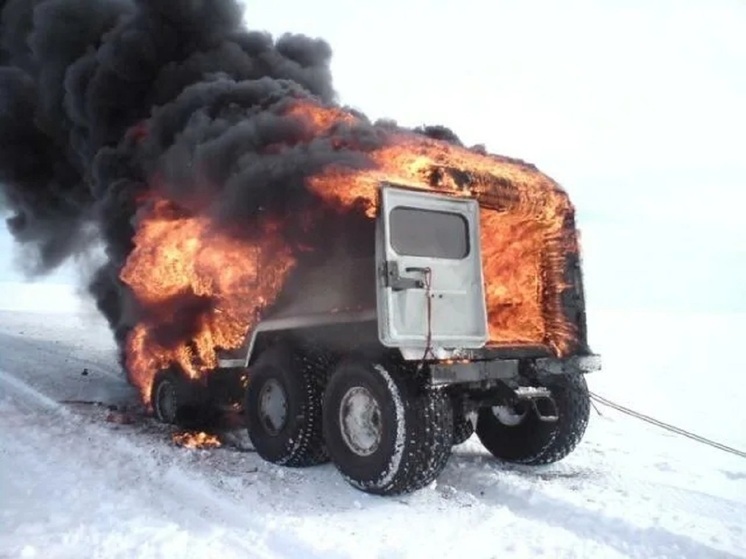 В Ямальском районе погиб водитель сгоревшего снегоболотохода
