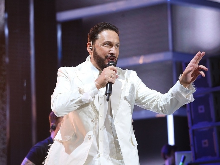 Стас Михайлов признался, что в детстве мечтал о конфетах и красной икре на Новый год