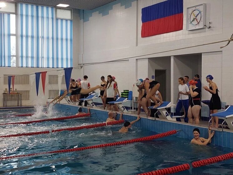 В Брянске прошел турнир по плаванию среди коллективов спорта