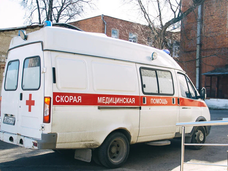 На Южной окружной легковушка залетела под грузовик