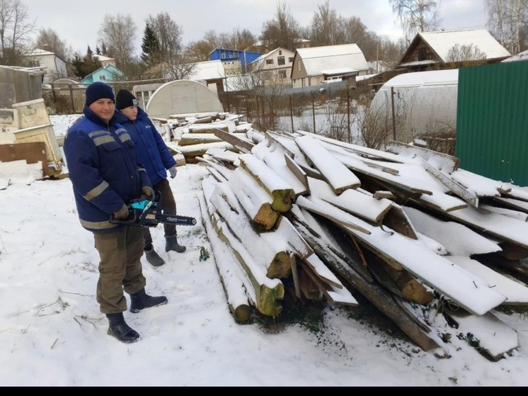 Сотрудники УФСИН оказали поддержку пожилой матери бойца СВО в решении бытовых вопросов