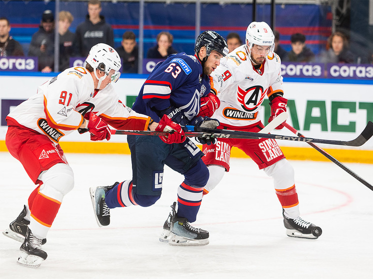 ХК «Лада» завершит 2025 год парой выездных матчей в Омске и Екатеринбурге